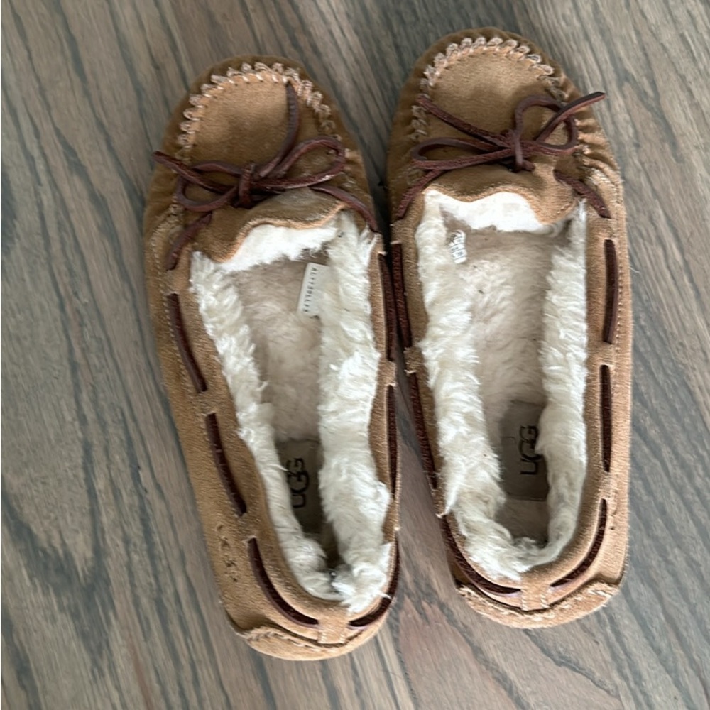 Ugg Moccasins Women’s Size 8